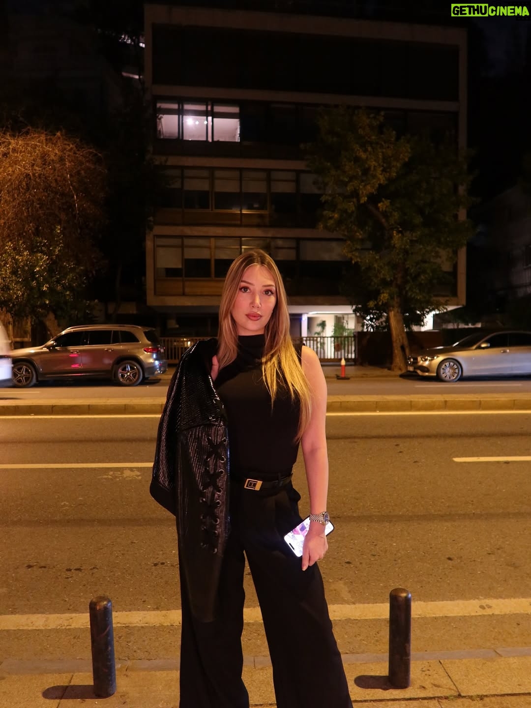 Yasmin Erbil - 3K Likes - yarını bekleyemem bilirsiniz🌸✨🥰