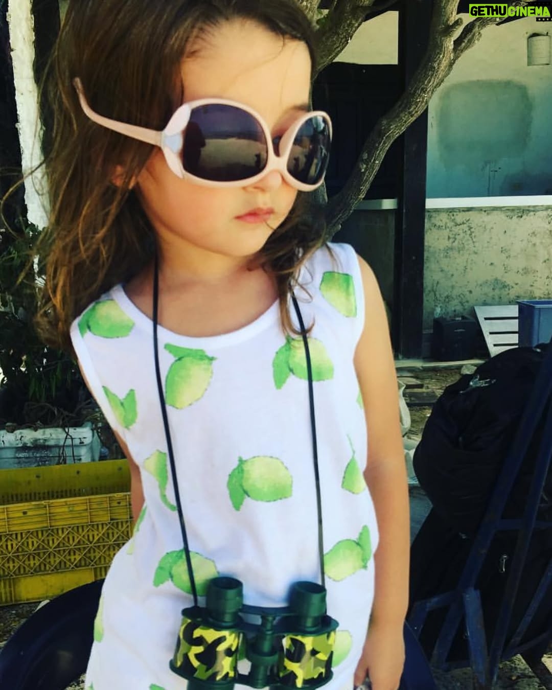 Yelena Maciel - 15.5K Likes - Ella…
Feliz cumpleaños amor mío 💖🥳🥳🥳
El gran amor de mi vida.
Mi pequeña maestra de las más grandes lecciones. 
La persona que me hace tener que estacionarme cuando voy manejando junto a ella de tanto que me hace reír. 
El equipo perfecto, porque siempre hemos sido ella y yo y siempre hemos superado cada prueba como un equipo lleno de valentía y que orgullosa estoy de nuestro equipo 😍
La sonrisa por la que que me he despertado motivada a construir un mundo más lindo cada mañana.
La misión más grande que me entregó papá Dios y el regalo más grande que me da todos los días también. Siempre hemos caminado las dos con Dios al control y así seguirá siendo. 
Ella es quien con un abrazo me da toda la paz que necesita mi corazón. 
Ella es quien admiro por su determinación, valentía, nobleza, humor inteligente, visión, inteligencia, por la manera de querer a su familia y sus amigos, por la menera de amar a Maia (nuestra perrita) y a todos los animales y su gran deseo y preocupación por amar y cuidar a todos los animales y la naturaleza, por su gran talento. 
Ella es una artista de todo corazón y admiro su forma de amar y respetar el arte porque se forma cada día. Baila con pasión, canta con todo el sentimiento y juega interpretando y amando interpretar. 
Ella es la mejor compañera de viajes y aventuras del planeta 😍🌎
Ella y yo tenemos tantas historias increíbles que siento que hemos vivido mil vidas juntas.
Estoy infinitamente agradecida de que me eligieras como tu mamá mi @mimicandyworld 
Feliz cumpleaños! Se cuánto amas y disfrutas cada cumpleaños, el tuyo y el de quienes amas. 
A seguir celebrando la vida con el alma. 
Te amo 💖
