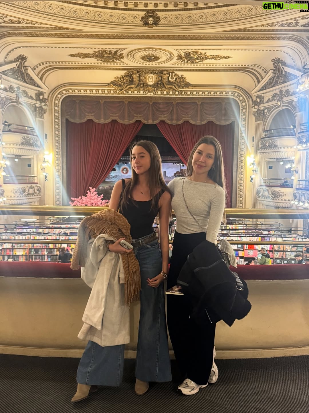 Yelena Maciel - 10.7K Likes - Te 🩵 Buenos Aires… que lindo conocerte 🇦🇷🧉 

@mimicandyworld
