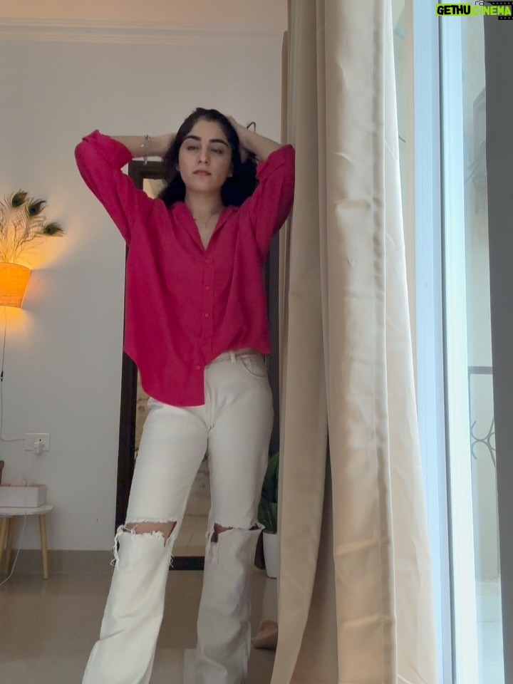 Yesha Dhiman - 6K Likes - 