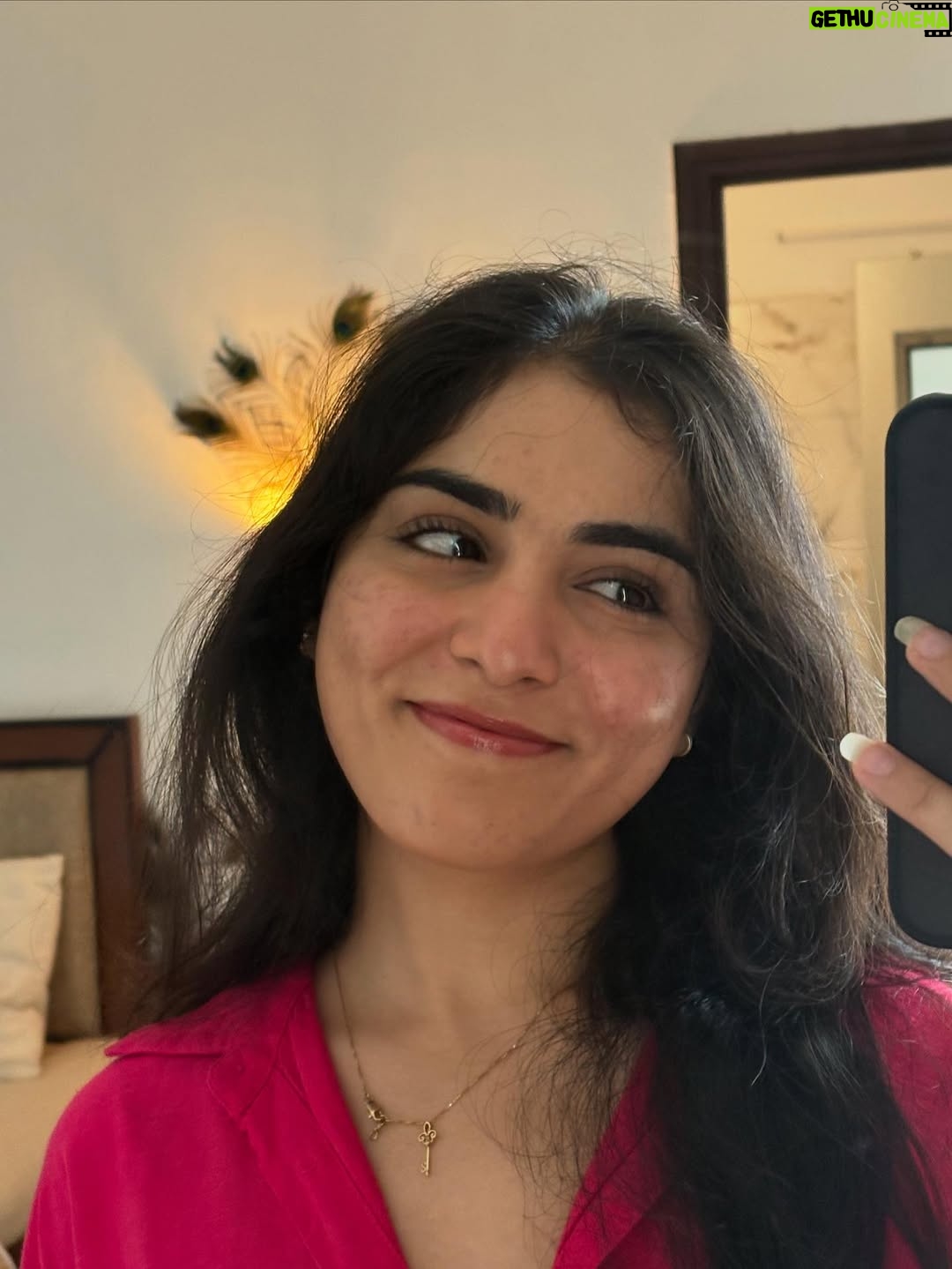 Yesha Dhiman - 6K Likes - 