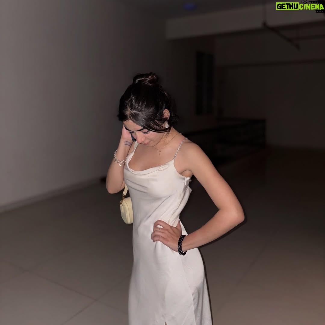 Yesha Dhiman - 15.2K Likes - Dil ko teri hi tamanna..