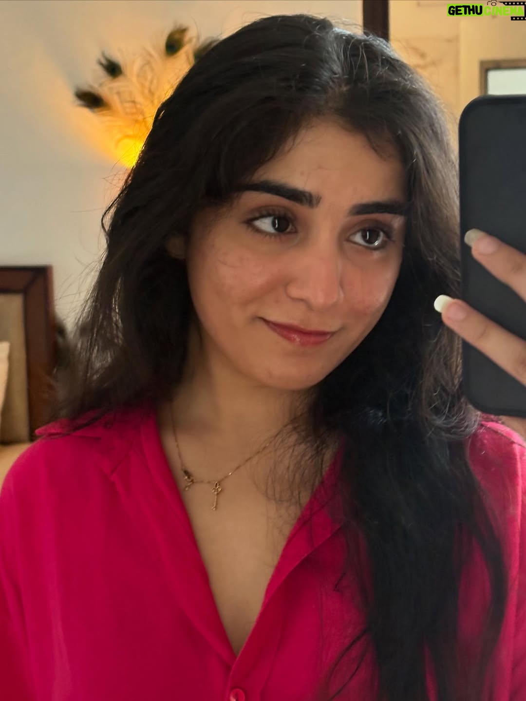 Yesha Dhiman - 6K Likes - 