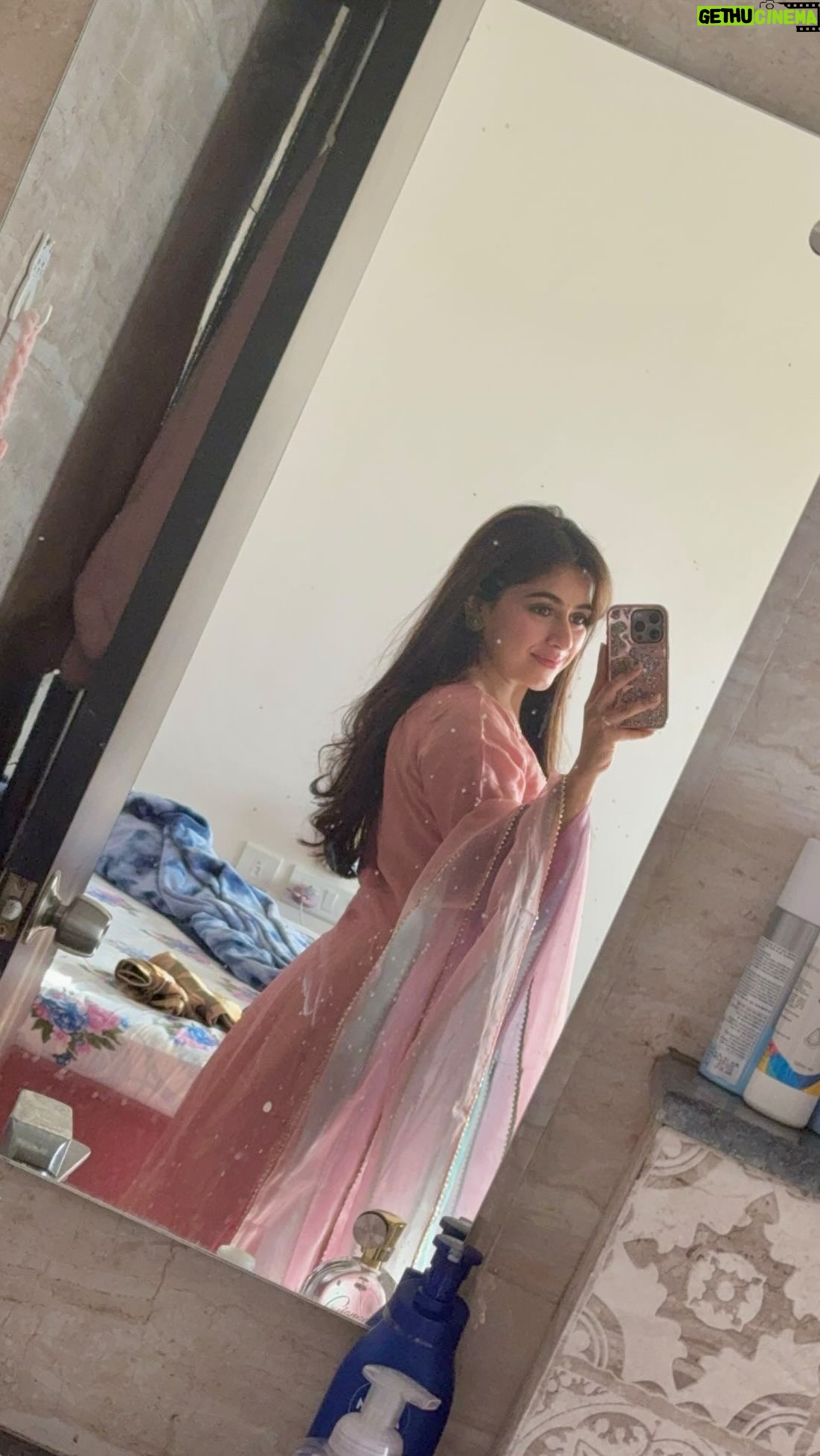 Yogita Bhatia - 27.1K Likes - #drafts 🙃