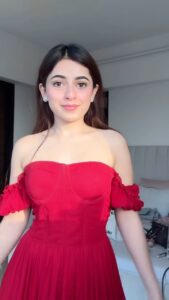 Actress Yogita Bhatia HD Photos and Wallpapers August 2025