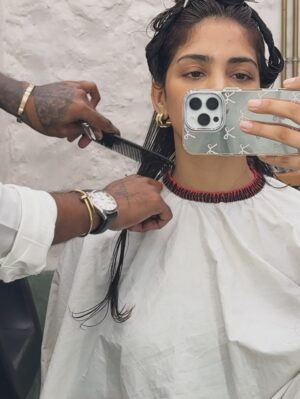 Yogita Bihani Instagram - Long story short… again. ✂️😉
@amityashwant_hair you magician ✨🫶🏻