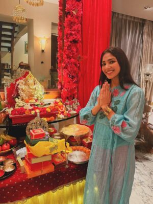 Yogita Bihani Instagram - Happy Ganesh Chaturthi ✨🙏🏻

Wearing @kavana.in