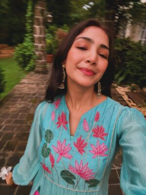Yogita Bihani Instagram - Happy Ganesh Chaturthi ✨🙏🏻

Wearing @kavana.in