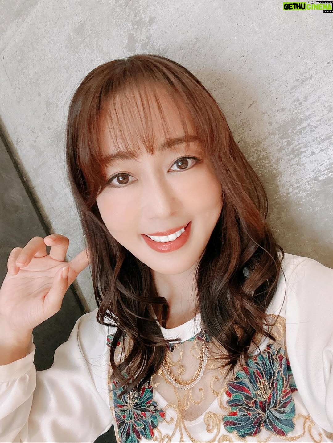 Yoko Hikasa - 8.1K Likes - 🌞
鳴潮　穿つ烈光、迎ふ月光 特別番組
配信されました✨
みてくださった皆さんありがとう❤️
ゆっくりお話できて嬉しかったです！

#田中美海 ちゃん
#増田俊樹 くん
#lynn ちゃん
#すりっぷらーゼツ さん
#鳴潮 
#ピアスがオーガスタっぽいでしょ
#衣装もオーガスタぽいのよ