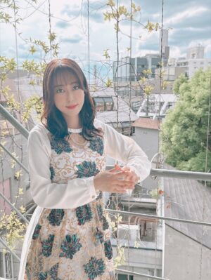 Yoko Hikasa Instagram - 🌞
鳴潮　穿つ烈光、迎ふ月光 特別番組
配信されました✨
みてくださった皆さんありがとう❤️
ゆっくりお話できて嬉しかったです！

#田中美海 ちゃん
#増田俊樹 くん
#lynn ちゃん
#すりっぷらーゼツ さん
#鳴潮 
#ピアスがオーガスタっぽいでしょ
#衣装もオーガスタぽいのよ