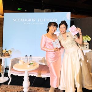 Yuanita Christiani Instagram - Terimakasih banyak ya cinta dan persahabatannya @yuanitachrist ❤️❤️❤️

Launching bukuku ngga akan seseru, sehangat, semenarik, seceria dan se intimate ini kalo bukan elo host nya 💋💋💋 Host terbaique yang paling totalitas dan detail, yang minta baca dulu bukunya jauh sebelum acaranya 😍

Terimakasih banyak ya Nittt! Tuhan berkati semua kehidupan, karier dan pernikahan lo! Cepet sembuh kakinyaaa! Biar kita bisa tennis lagi 😁😁😁

Im grateful for our friendship. Im grateful for you! You will always have a special place in my heart ❤️