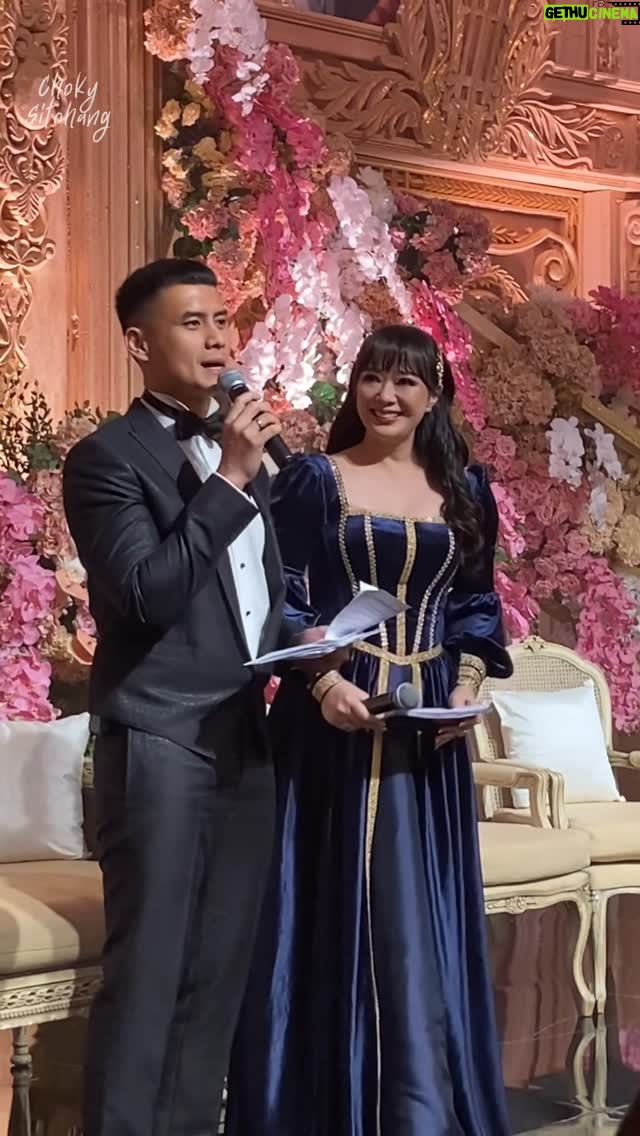 Yuanita Christiani - 6.7K Likes - Siapa yang kangen kami ngejodohin orang?

Johan. Jodoh di tangan Tuhan. Kalau ngga diambil, ya tetap di tangan Tuhan.

#wedding #party #publicspeaking #marriage