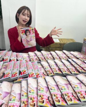 Yui Arata Instagram - 週刊ビッグコミックスピリッツ発売中！！

❤️‍🔥本誌のアンケート(337ページ)あらた唯QUOカード当たるかも！
❤️‍🔥サイン入り色紙＆限定チェキ応募(本誌6ページ右下に詳細あり)

⬆️こちら是非おねがいします！！！

デジタル写真集もみてね🫶

#スピリッツ #週刊ビッグコミックスピリッツ #グラビア #あらた唯
