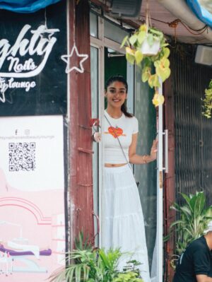 Yukti Thareja Instagram - The most random strolls turn into the sweetest captures🦋

📸: @dieppj