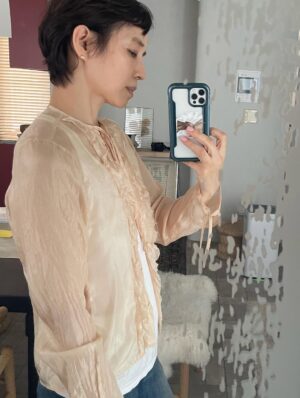 Yuriko Ishida Instagram - そしてこんなふうになりました。
そんじょそこらの男子より短い気がします。
なんとなくもっと切りたい気持ちにもなります。
これだけ短くなると
着る服も少し変わってきますね。
むしろ，ボーイッシュになった分
ちょっと甘さのある服を着たくなります😊
たくさん見てくださりありがとうございます😭😭