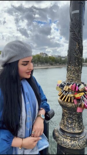 Zainab Al Askari Instagram - ربي يسعد أيامكم يااجمل احبابي 💙#سعاده #اكسبلور #صيف #سفر#باريس #فرنسا #paris