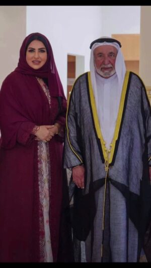 Zainab Al Askari Instagram - والدنا الغالي حاكم الشارقة سمو الشيخ سلطان  بن محمد القاسمي شكرا لعطاءك الدائم ودعمك المستمر لرساله  الثقافه والفنون ،،،،كم نحن محظوظون باحتضانك لمدرسة الإبداع (أكاديمية الفنون الادائية في الشارقة )شكرا والدنا الغالي اسست لنا جيل واثق من خطواته الفنية  في مدرسة سلطان العطاء حفظك الرحمن لنا #الشارقه#العطاء #دعم #الفن #حاكم_الشارقه #اكسبلورر