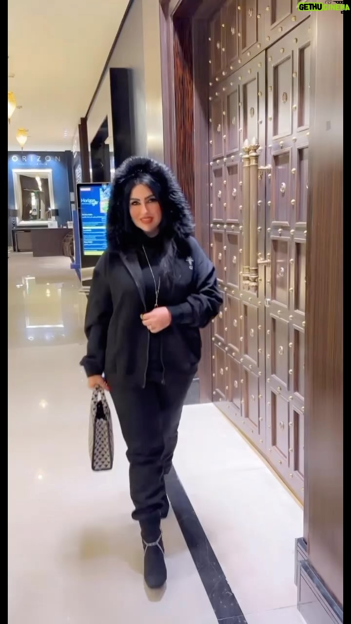 Zainab Al Askari - 3.5K Likes - واخيرا جانا الشتاء لاتنسون تتدفون حبايبي 🤗#الشتاء_الجميل #برد #انستقرام #اجواء_جميله