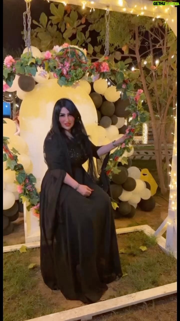 Zainab Al Askari - 2.9K Likes - القلوب النقية لا يتوقف نِبضها عن النقاء مهما حاول الَبعض كسِرها، لأنِها تعيش في مساحة لَا يصل إلَيها إلَا الأنقياء.🌹#القلوب #الاكسبلور #الاصدقاء
