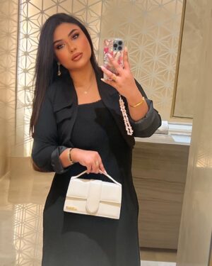 Zainab Ghazi Instagram - Value your peace more than people's opinion✨