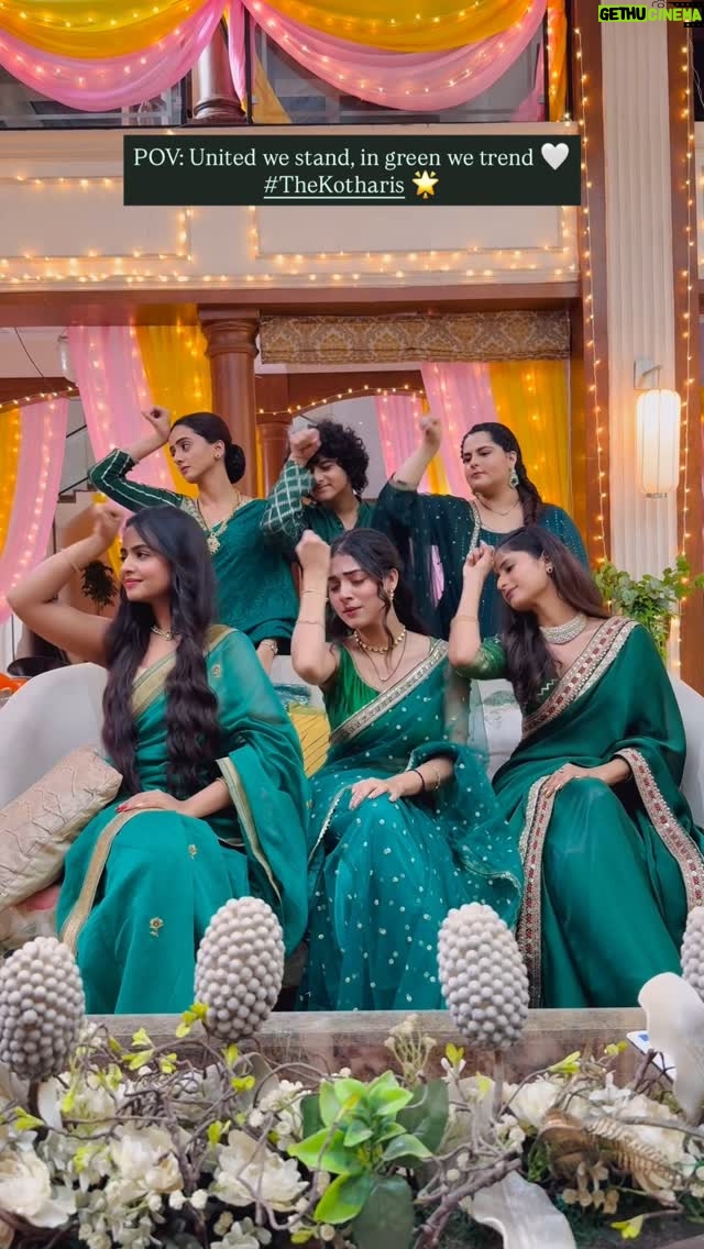 Zalak Desai - 116.7K Likes - Trend check, Kothari edition 🎬💚

#Raahi #KothariFamily #Anupamaa  #trending #reels #fun #adrijaroy #instagood #instalike #insta #instagram .