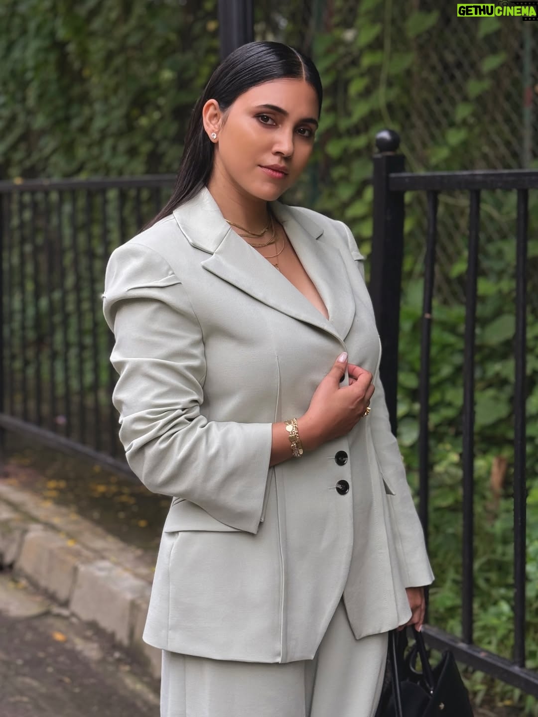 Zebaa Khan - 4.2K Likes - Girlboss…