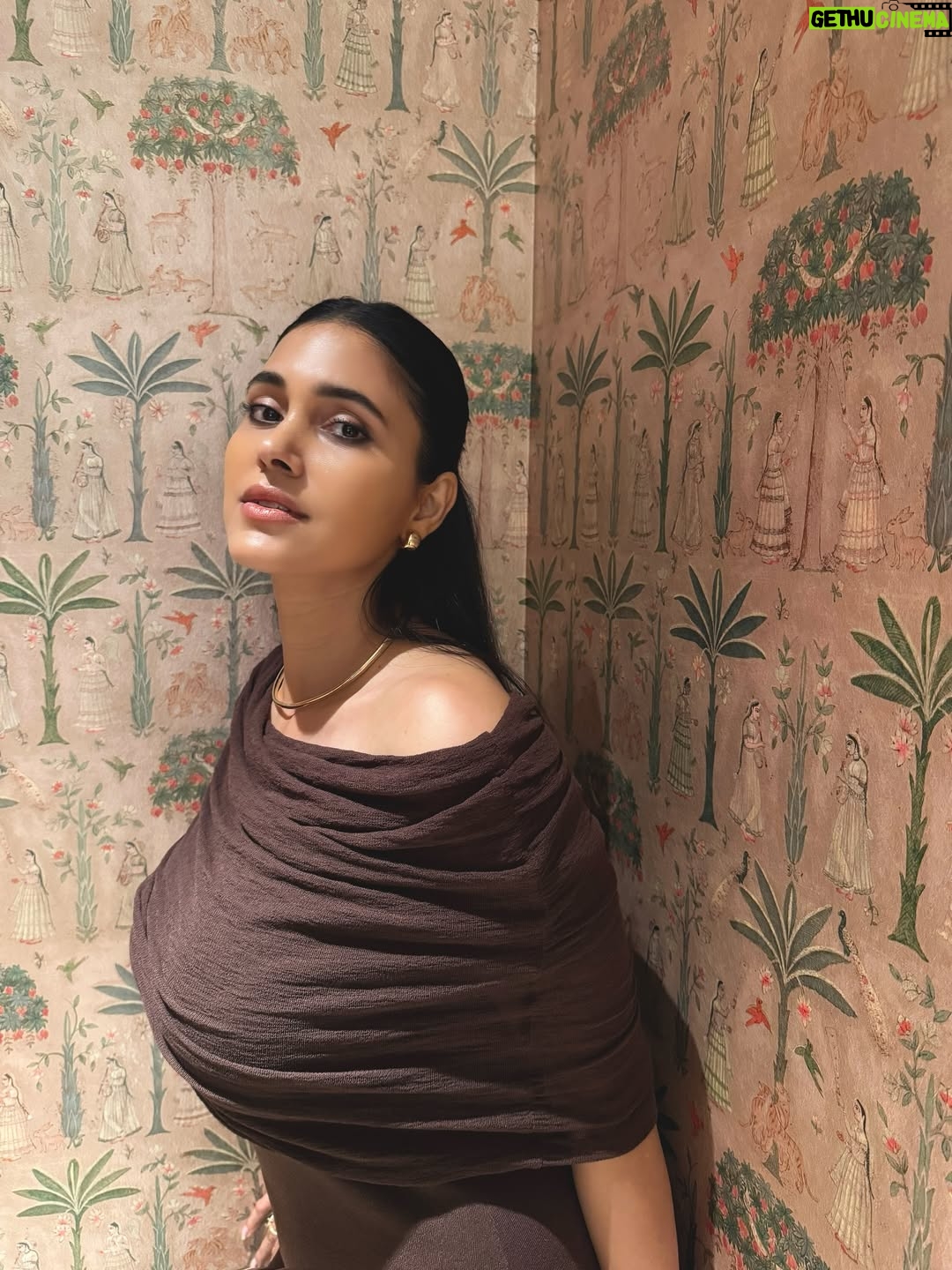Zebaa Khan - 3 Likes - Fashion and party …