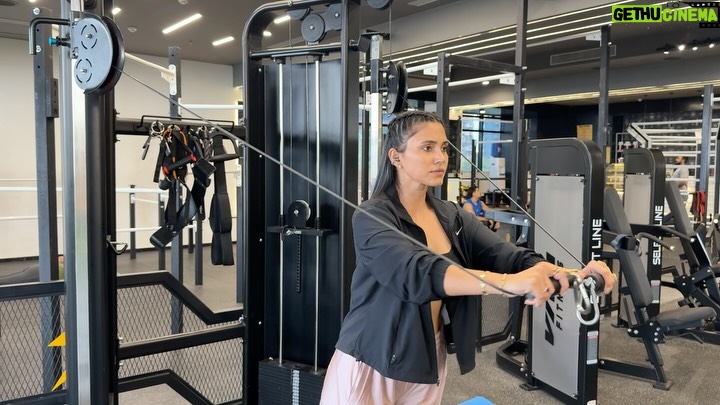 Zebaa Khan - 3 Likes - Upper body circuit…
