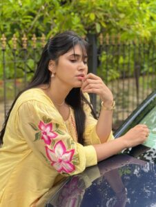 Actress Zebaa Khan HD Photos and Wallpapers July 2025