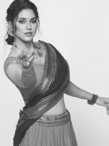 Actress Zebaa Khan HD Photos and Wallpapers June 2025