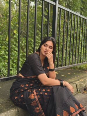 Zebaa Khan Instagram - The feminine urge to wear a saree…