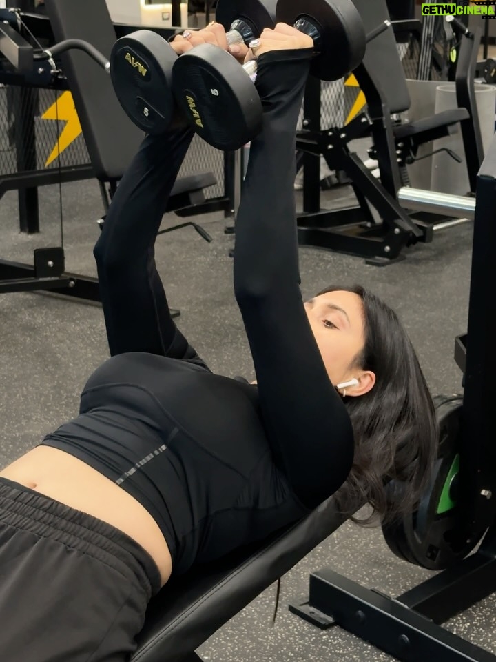 Zebaa Khan - 3 Likes - 4 chest workout for women …