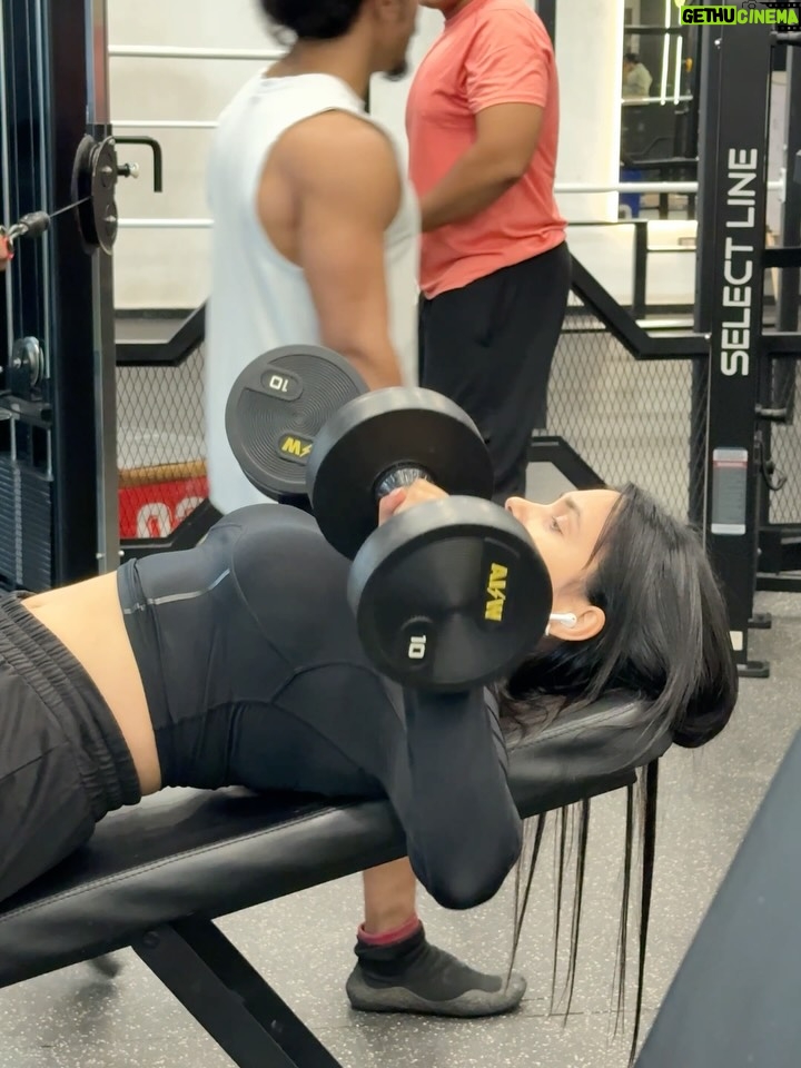 Zebaa Khan - 3 Likes - 4 chest workout for women …