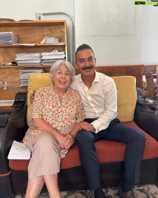 Zerrin Sümer - 5.9K Likes - Zamana meydan okuyan tek gerçek kalp . Unutmuyor . Değerlimsin Hakan . Bu defa kaynanan olamadım ama sen  oğlumsun  benim ❤️💙💜