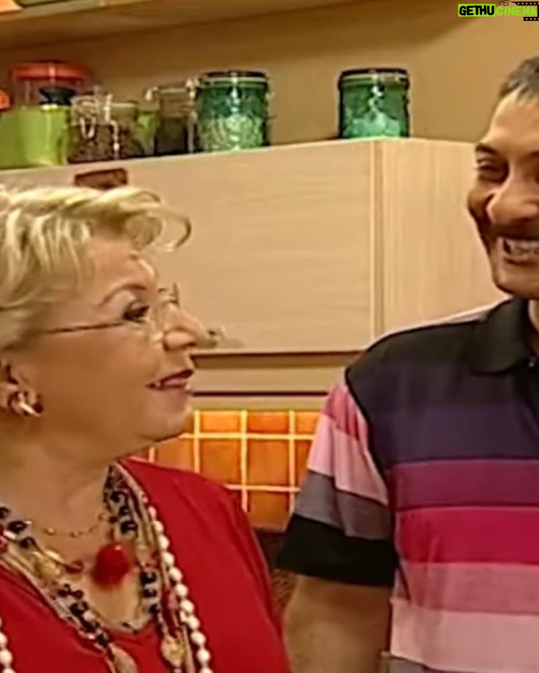 Zerrin Sümer - 2.4K Likes - 18 yıl sonra aynı sette olmak ; sanki dün ayrılmış  gibi . Başka bir işte bu sevgi yaşanır mı bilmem ❤️
