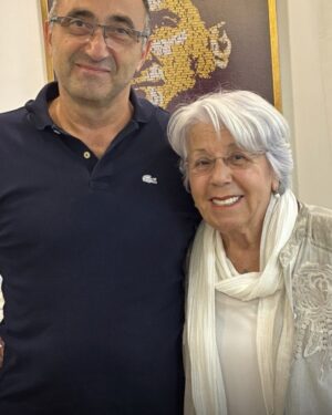 Zerrin Sümer Instagram - Bu gün yıllar  öncesinden csnım meleğim ablamın tedavisini yapan teşhisiyle güven duyduğum Ortopedist Doçent Dr  Murat Mert beye gittim . Kanatlanmış gibi uçarak çıktım muayenehaneden . Kendisine tekrar teşekkür ediyorum sağolsun iyi ki var hayatımızda iyi ki🙏