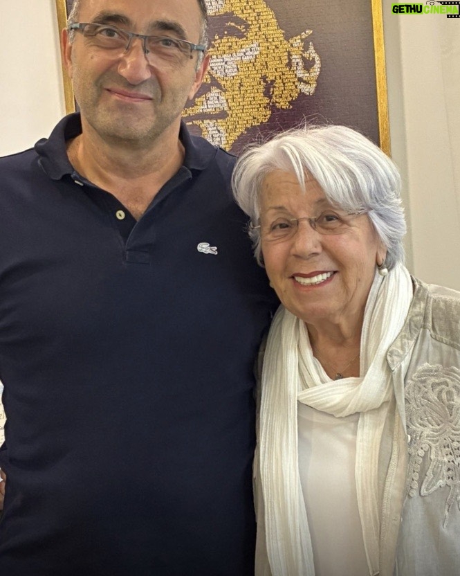 Zerrin Sümer - 4.1K Likes - Bu gün yıllar  öncesinden csnım meleğim ablamın tedavisini yapan teşhisiyle güven duyduğum Ortopedist Doçent Dr  Murat Mert beye gittim . Kanatlanmış gibi uçarak çıktım muayenehaneden . Kendisine tekrar teşekkür ediyorum sağolsun iyi ki var hayatımızda iyi ki🙏