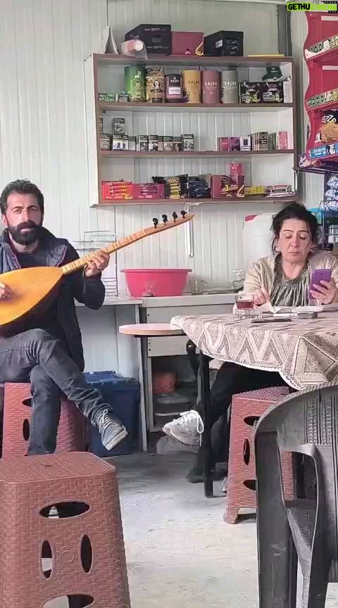 Zeynep Kankonde - 11.3K Likes - Narlı'da efkarlı kahvaltı, pembe leğen olmazsa olmazımızdır😂
@uzaksehirdizi 
@huseyinbilken_47