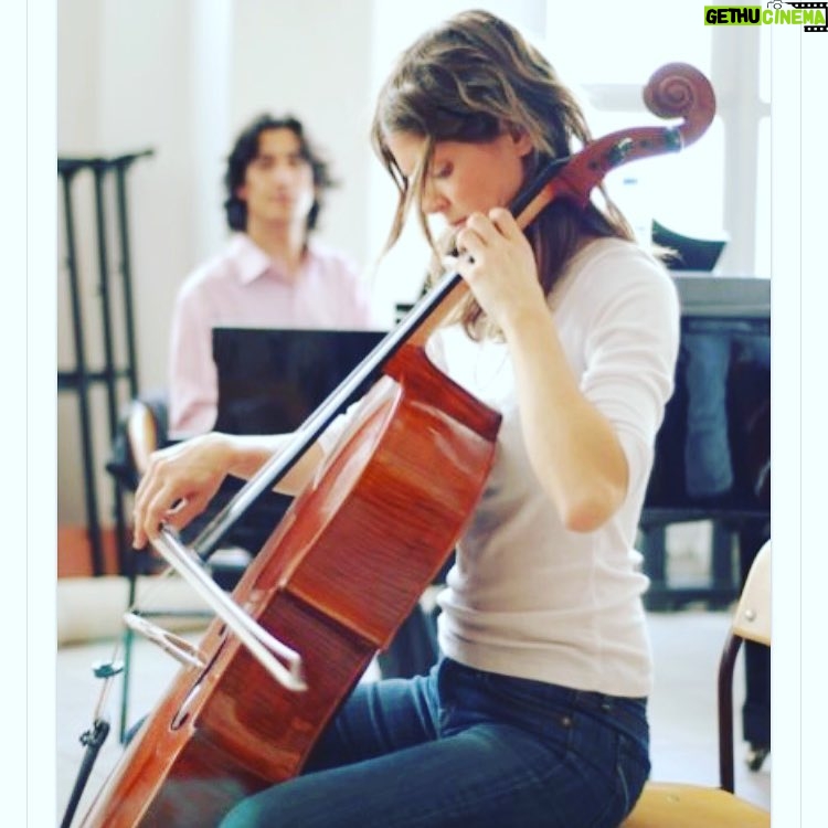 Zeynep Özder - 654 Likes - #tbt #gaziuniversity #cello #music #classicalmusic #schubert #troutquintet #2007 🖤🖤🖤