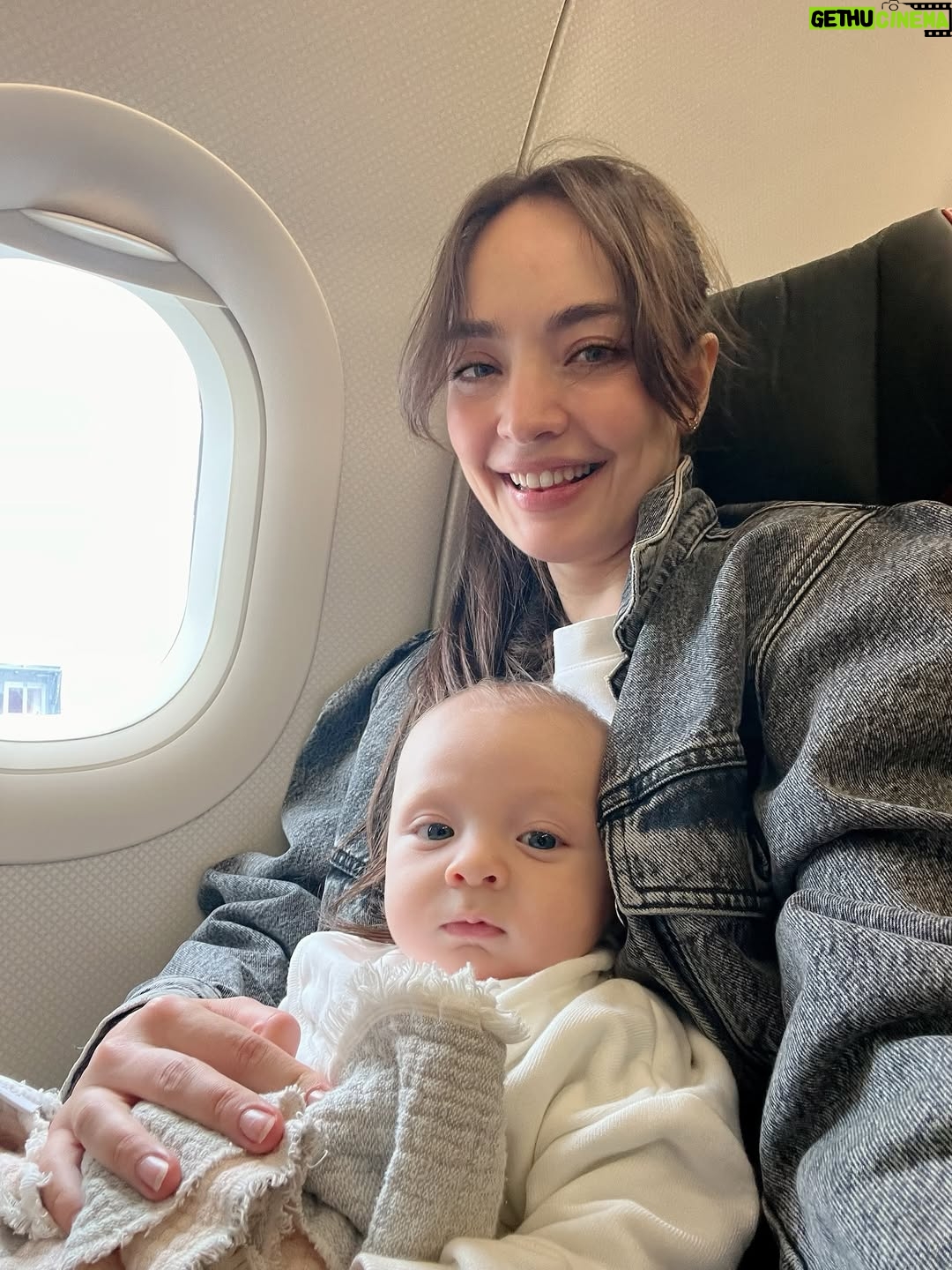 Zeynep Tuğçe Bayat - 34.8K Likes - Biraz da kendimi paylaşayım dedim ama sonuç yine @atlas_elcin 🫠 Neyse açılış ve kapanış benimle en azından idare edin ♥️