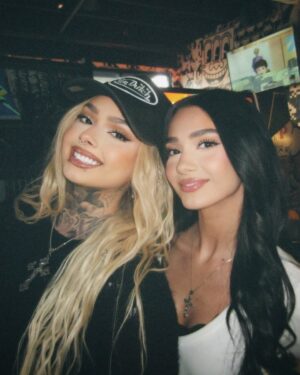 Zhavia Instagram - Sissy 🦇👯‍♀️🏴‍☠️🖤🖤