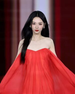 Zhou Ye Instagram - ❤️
#WalkYourWorth #LOrealParis #WorthIt
