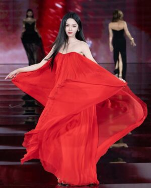 Zhou Ye Instagram - ❤️
#WalkYourWorth #LOrealParis #WorthIt