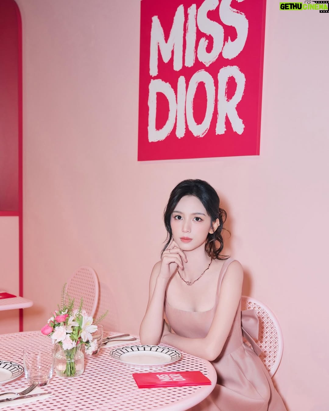Zhou Ye - 72.3K Likes - 🎀#dior