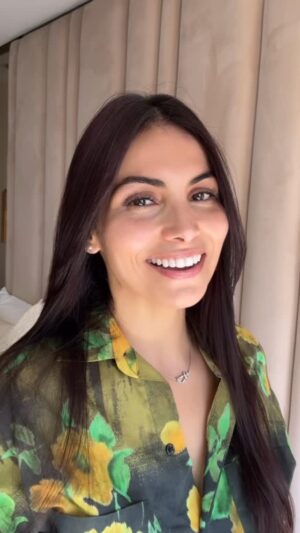 Zineb Obeid Instagram - ✨ GRWM  un peu de make up, beaucoup de skincare et surtout mon super UV qui ne me quitte jamais !✨

#garnier #garniermorocco #garnierskincare #garniersuperuv #superuv #sunprotection #sunscreenspf50 #vitaminc #summer