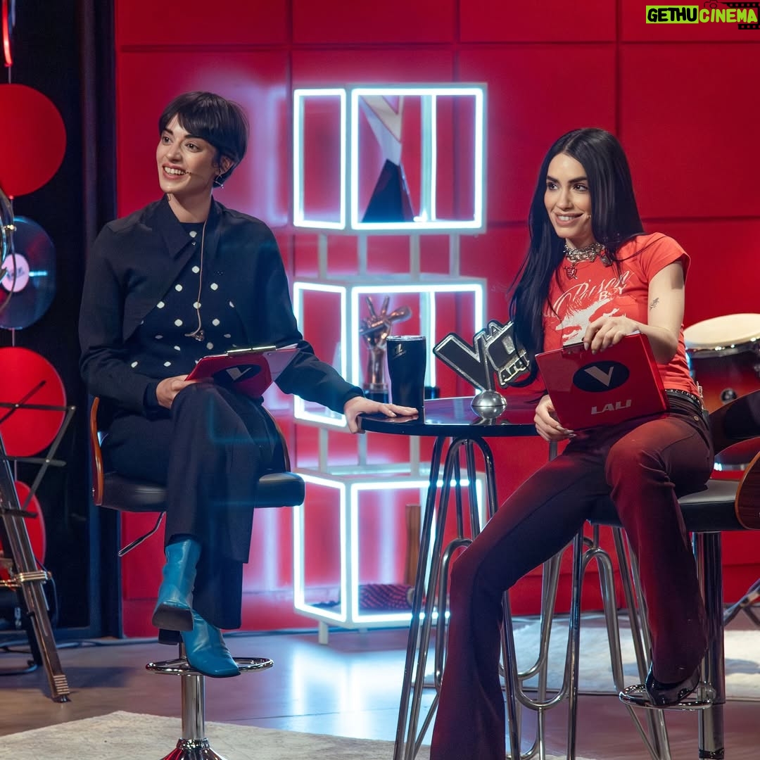 Zoe Gotusso - 99.1K Likes - Yo? Team Lali! 🌟🪽💋 ✨ hoy como Co Coach en @lavozargentina 
21.45 sintonizamos todos!!!!