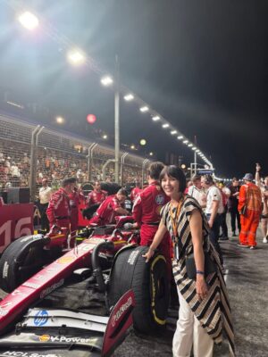 Zoe Tay Instagram - 🏁🏁🏎🏎🏎🏁🏁
Born  to race.
Chase the limit.
引擎咆哮的地方，就是战场!

Amazing night with @louisvuitton

#louisvutton
#F1
#f1singapore2025🏁 
#visit_singapore 
@the_celebrityagency

#ZŏeTay #鄭惠玉 #惠声玉影 #佐伊の語