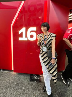 Zoe Tay Instagram - 🏁🏁🏎🏎🏎🏁🏁
Born  to race.
Chase the limit.
引擎咆哮的地方，就是战场!

Amazing night with @louisvuitton

#louisvutton
#F1
#f1singapore2025🏁 
#visit_singapore 
@the_celebrityagency

#ZŏeTay #鄭惠玉 #惠声玉影 #佐伊の語