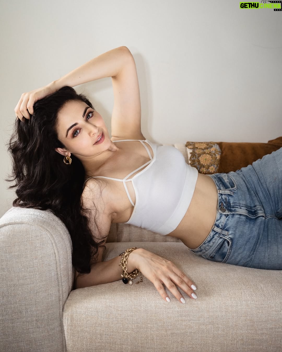 Zoya Afroz - 13.1K Likes - 🤍
Photographer : @portraitsbyvishal 
HMUA : @imlakshmyrathore 
Stylist: @janhavibiyani