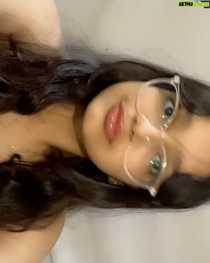 Zoya Humayun - 579 Likes - 🤭